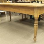 757 4107 DINING TABLE